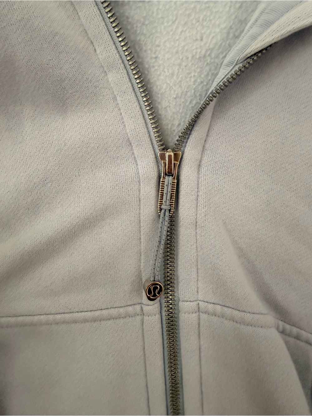 LULULEMON SCUBA M/L - Picture 3 of 3